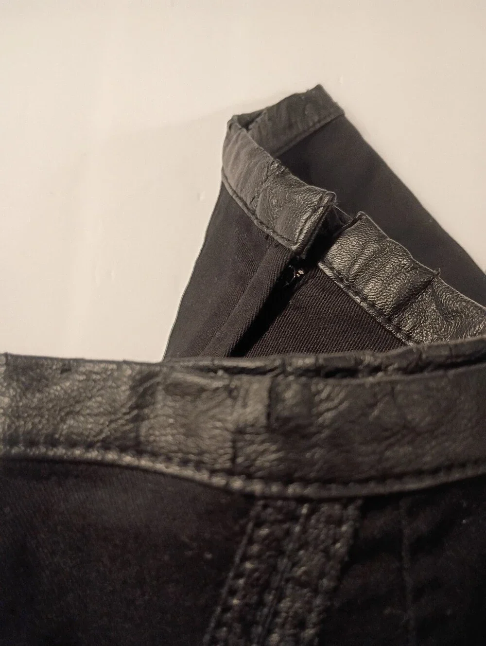 H&M Size 4 Black Mini Skirt Zipper & Button Close Faux Leather Accent
